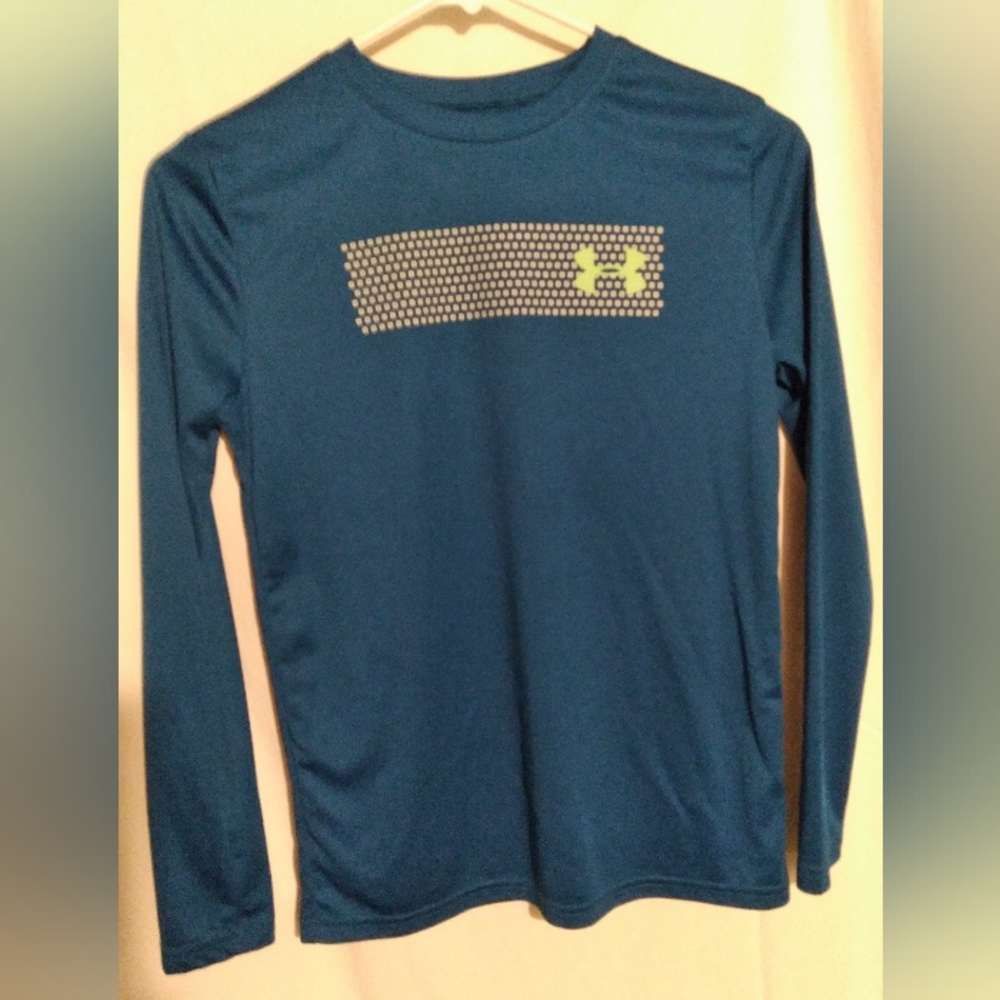Boys Under Armour Long Sleeved DriFit Shirt, Size Youth Medium 10-12.